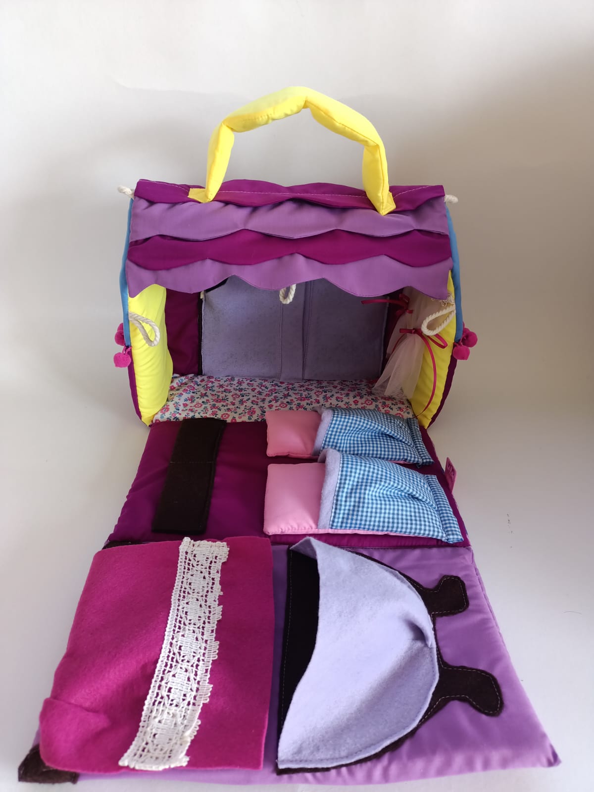 bolso casita de tela edición especial huntrix colors