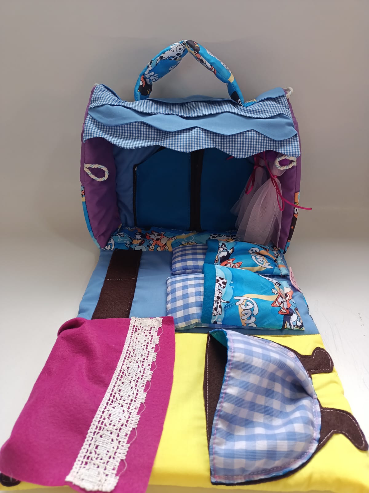 BOLSO CASITA BLUEY POMPONES